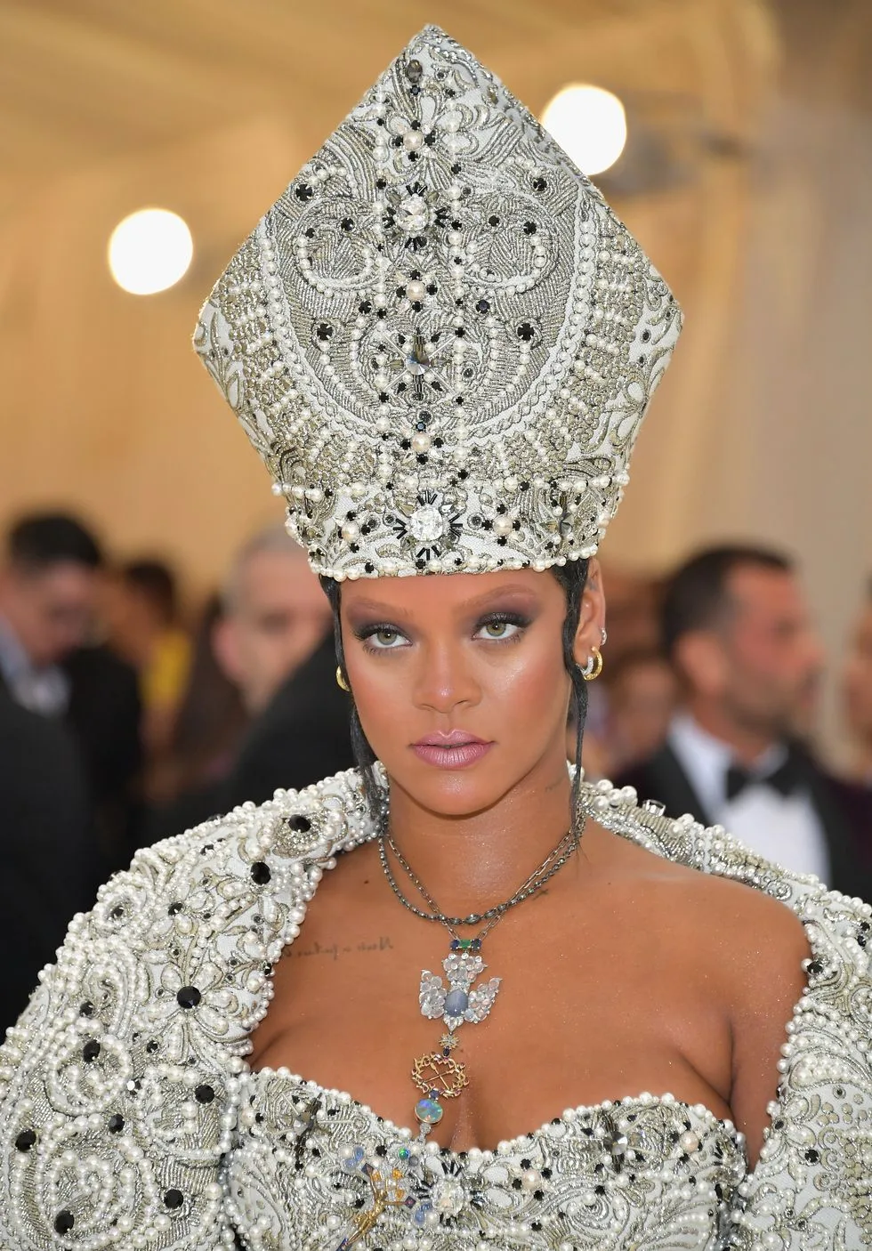 phong cách trang điểm Rihanna phong cách trang điểm Rihanna
