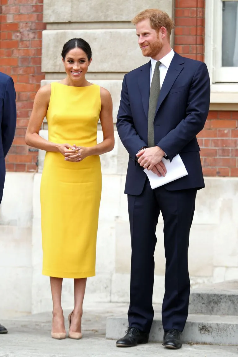khoảnh khắc thời trang Meghan Markle 09 khoảnh khắc thời trang Meghan Markle 09