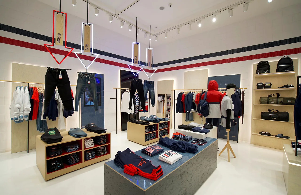 cửa hàng Tommy Jeans