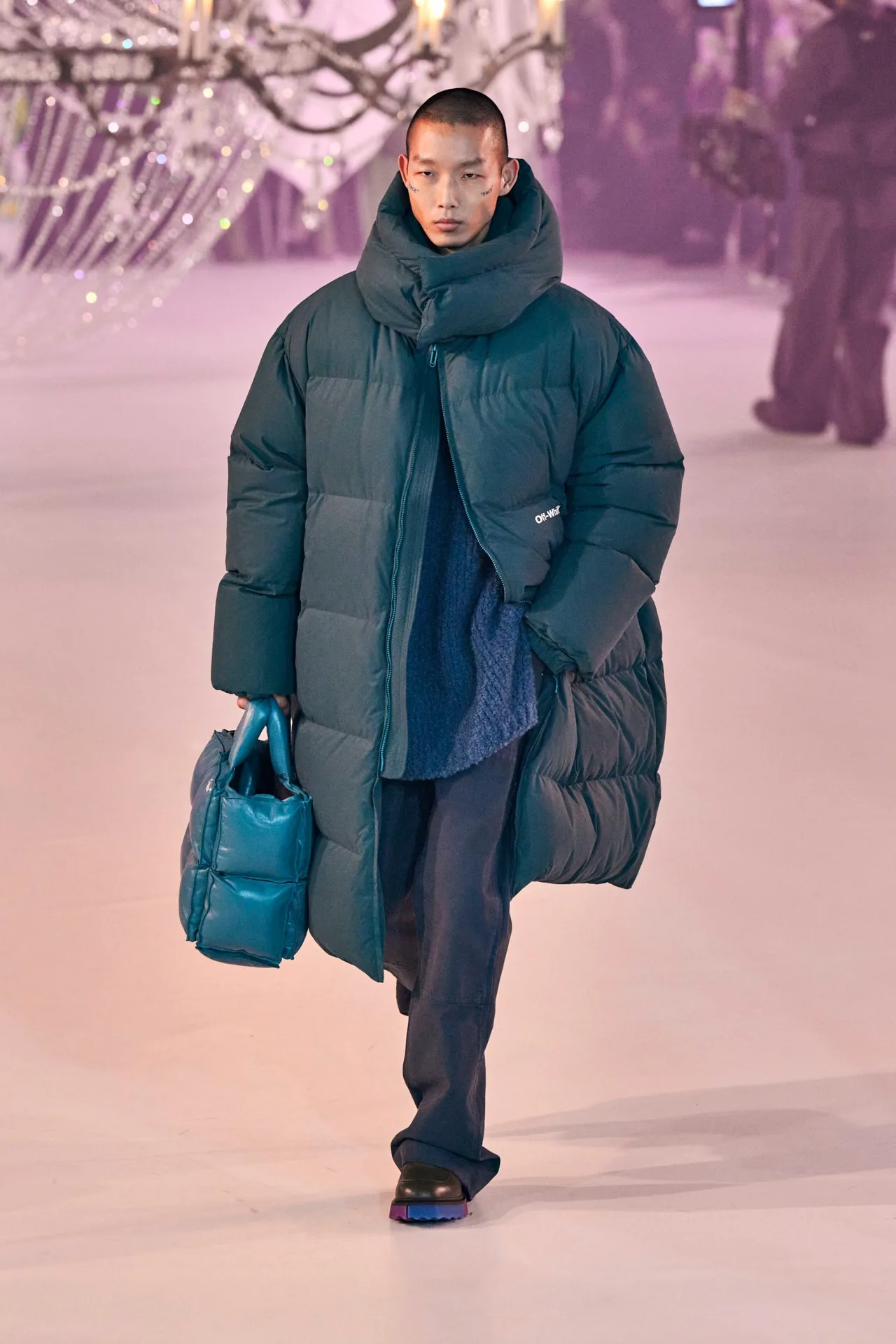 Off-White Thu Đông 2022 look 21