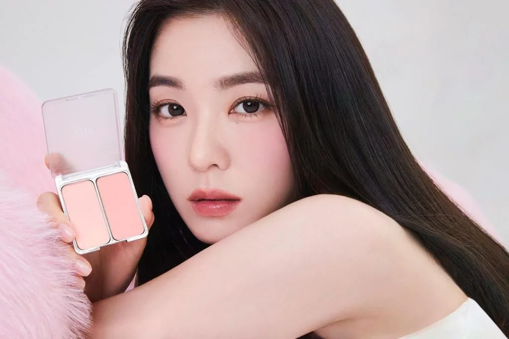 Bạn nên lựa chọn màu má phù hợp với tông da. Bạn nên lựa chọn màu má phù hợp với tông da.