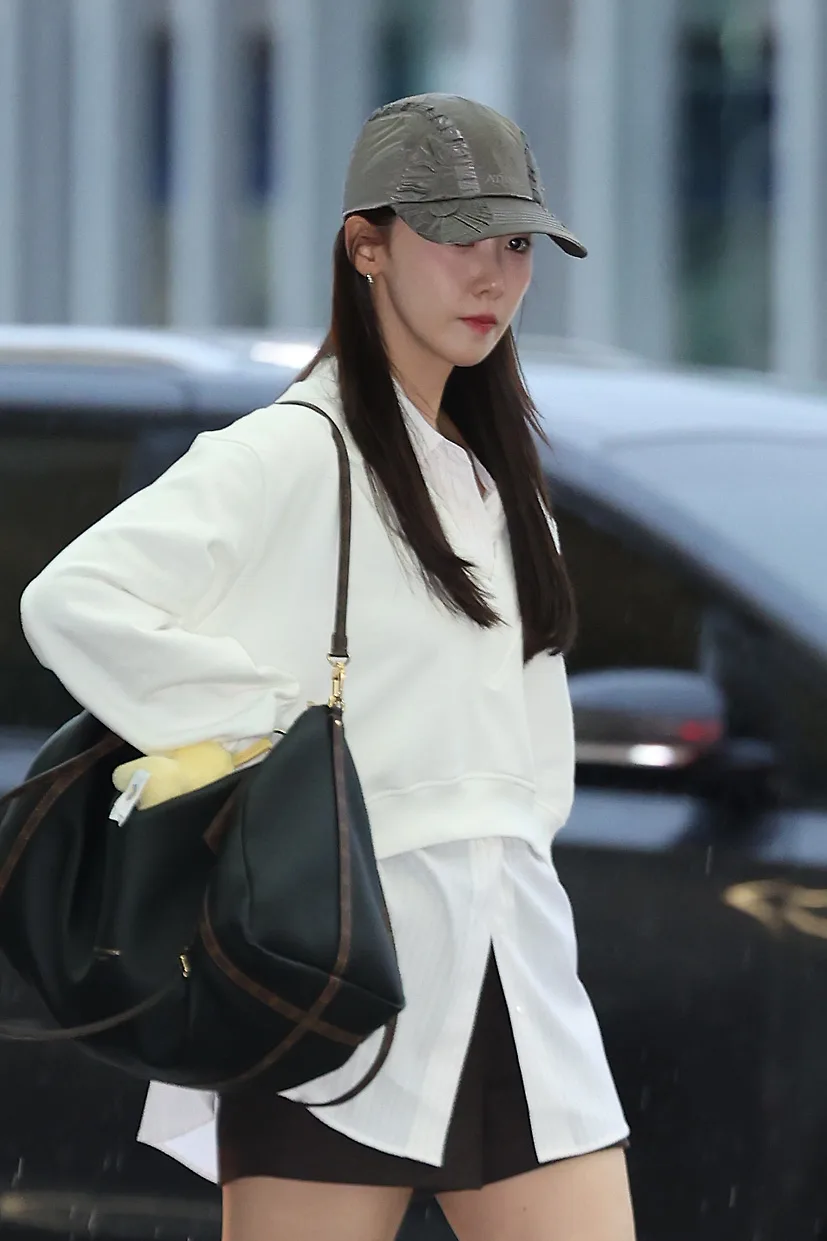 thời trang của YoonA trong chuyến fan meeting tại Việt Nam