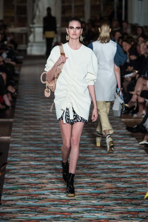 dior-cruise-2017-tro-ve-anh-quoc-2