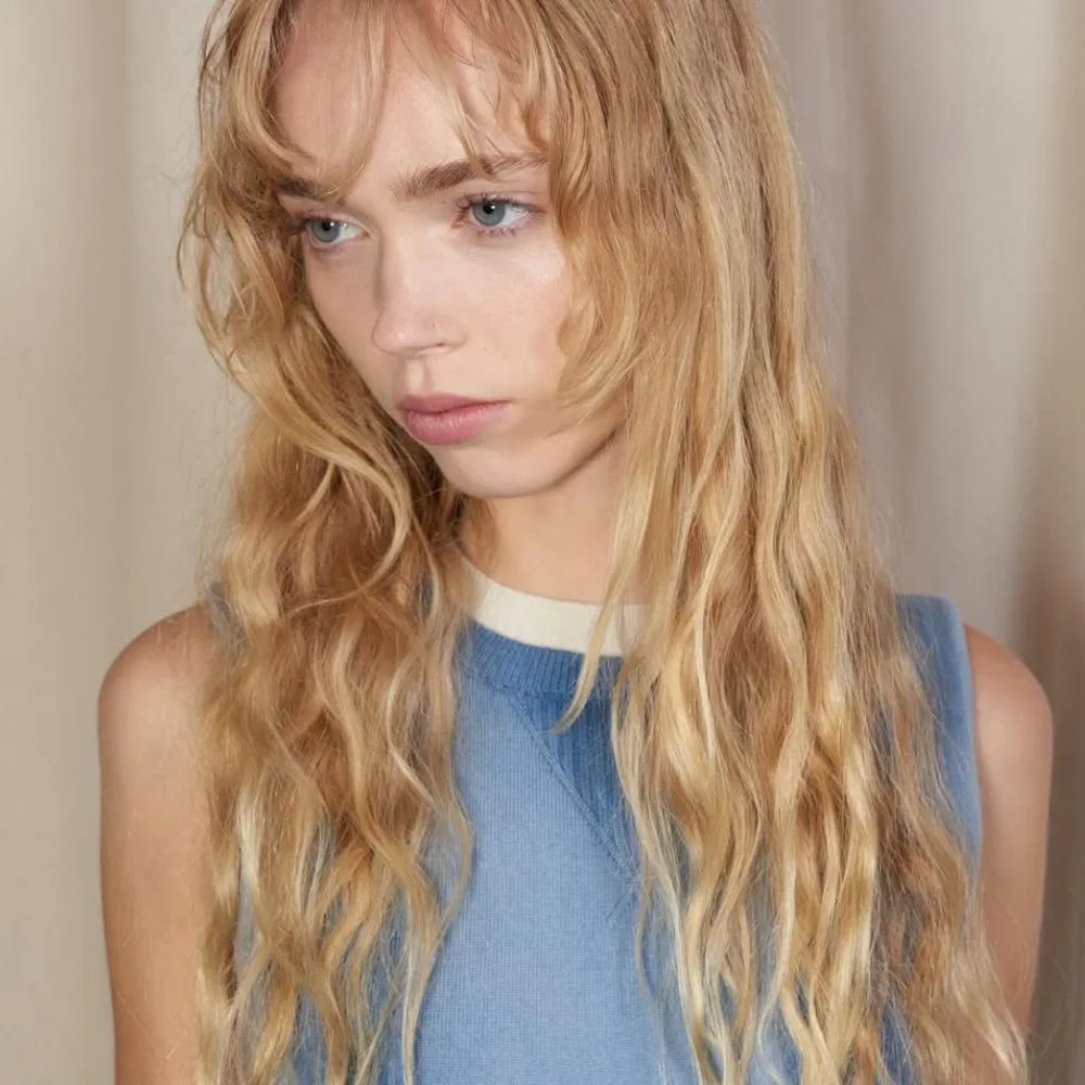 Hình ảnh lớp trang điểm của người mẫu JW Anderson.