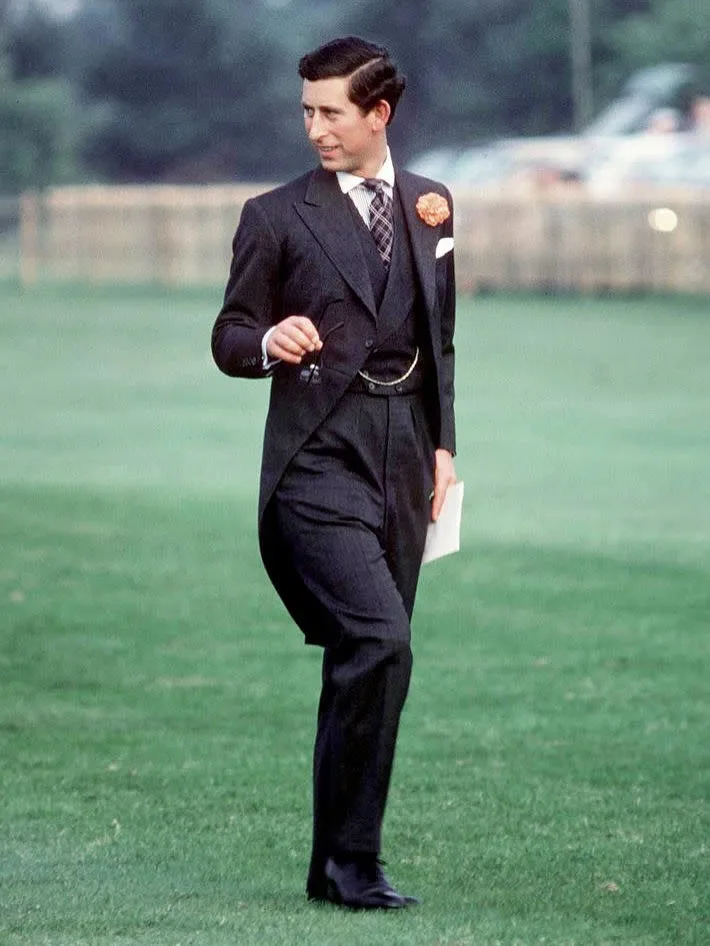 Quốc vương Charles III (khi còn là Hoàng tử) trong bộ Morning Suit cổ điển