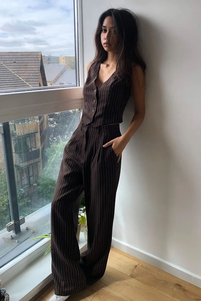Áo gile và quần tây