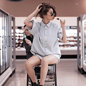 Selena Gomez tiết lộ bí quyết chụp ảnh trên Instagram