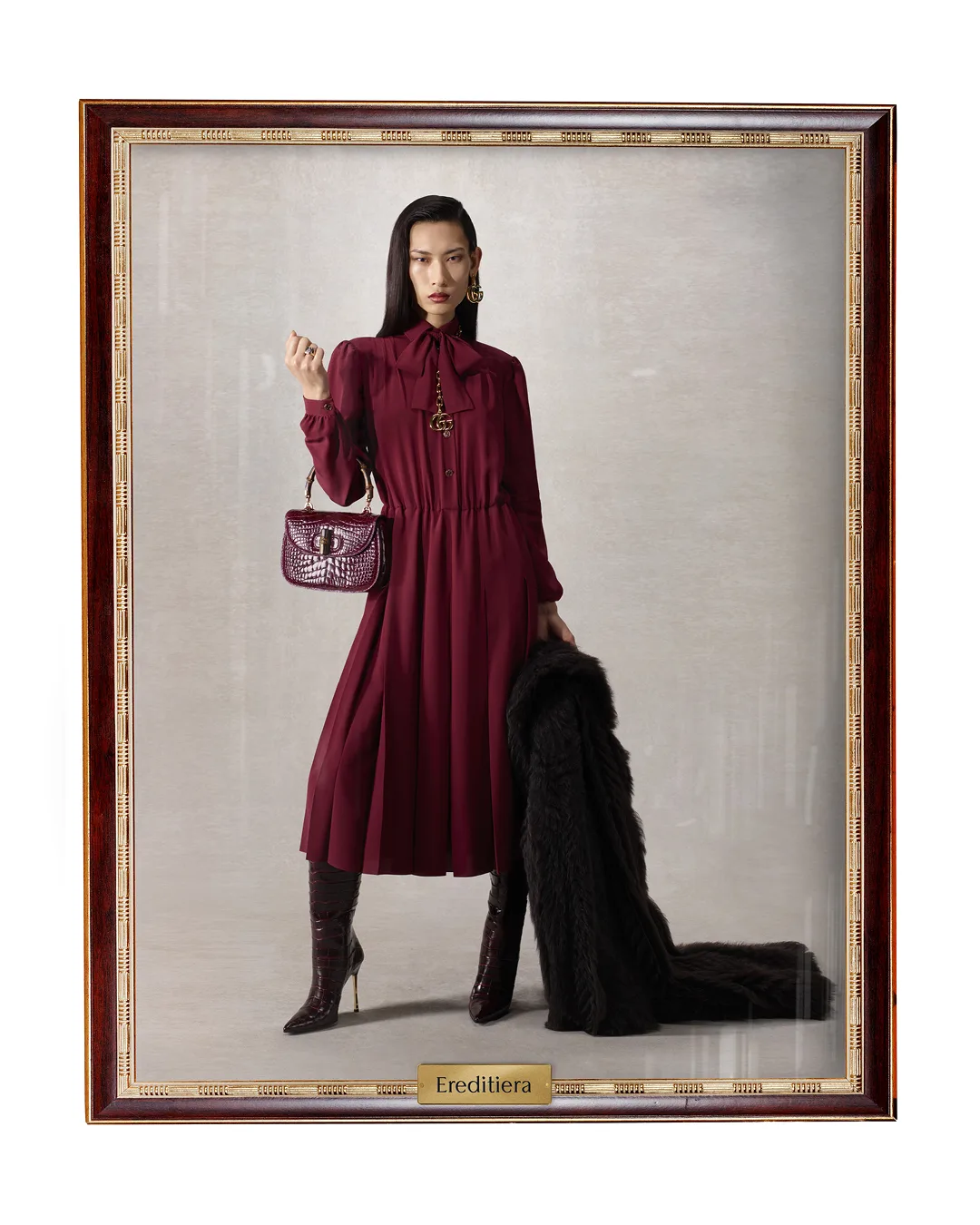 váy đỏ bộ sưu tập Gucci La Famiglia