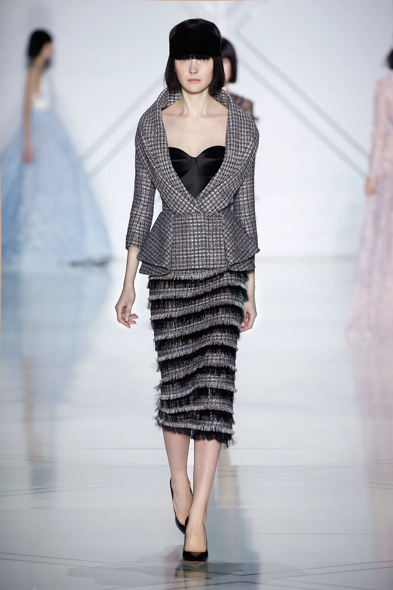 Những BST nổi bật tại tuần lễ Haute Couture Xuân-Hè 2017 - ELLE VN