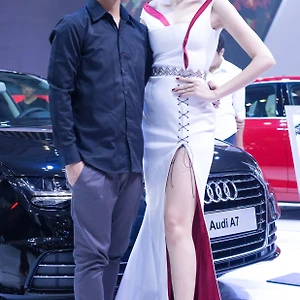 NTK Vincent Đoàn và những nàng tiên cá mộng mơ