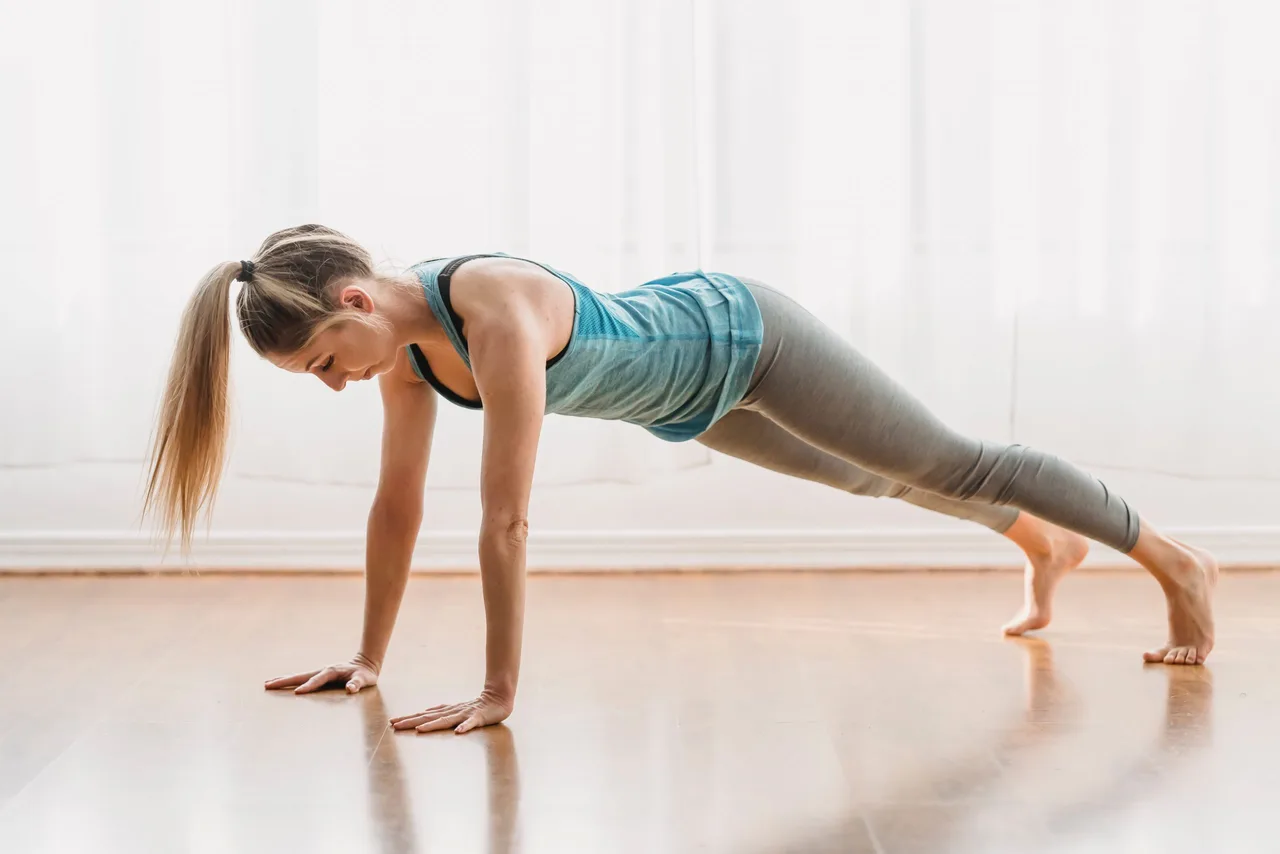 tư thế yoga tấm ván tư thế yoga tấm ván