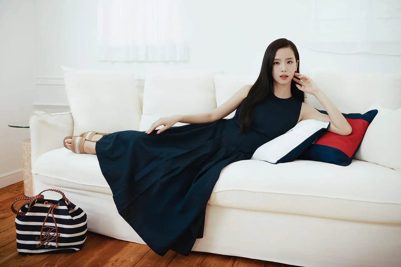 Jisoo trong chiến dịch TOMMY HILFIGER Spring 2026