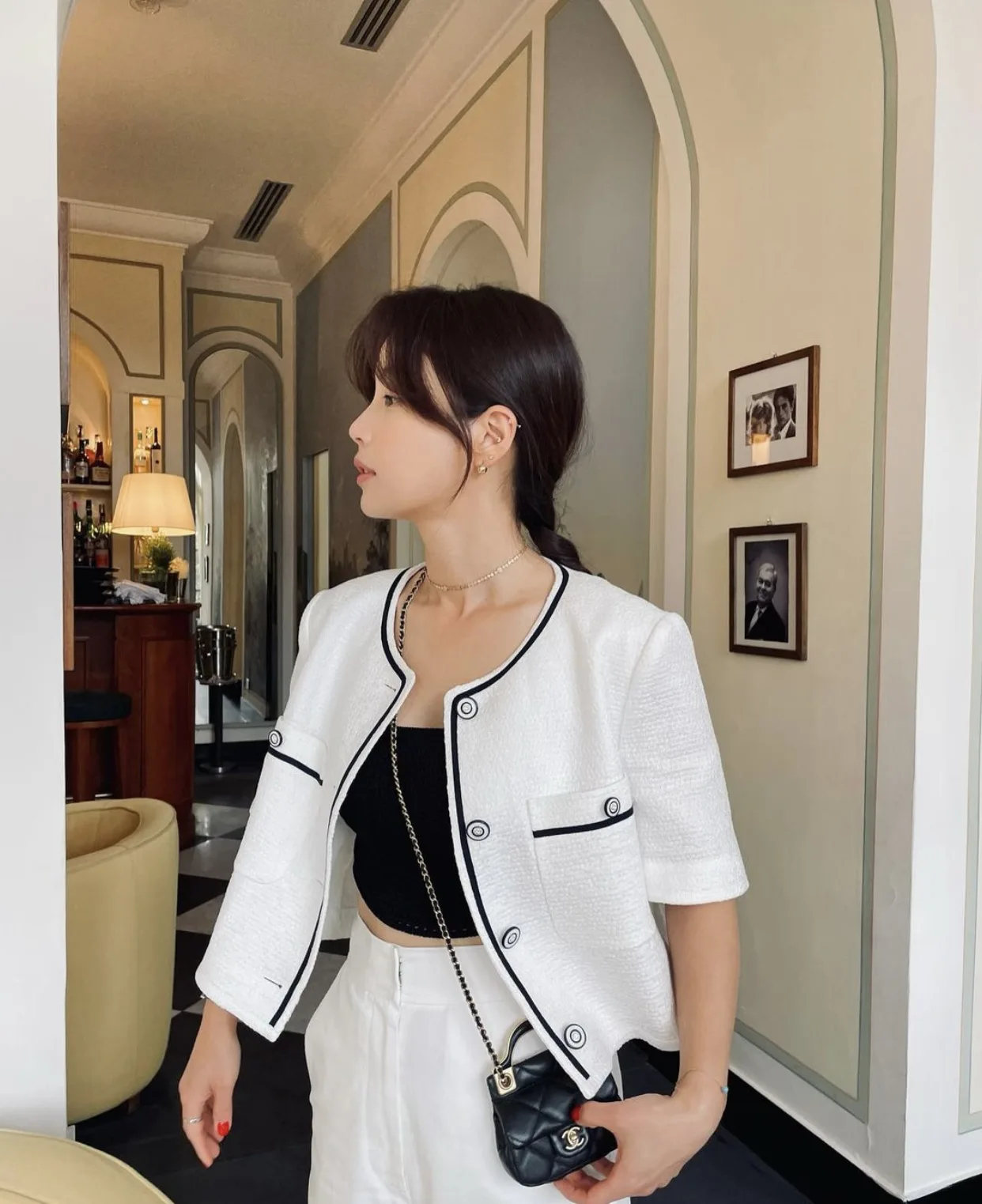 Áo blazer trắng là lựa chọn tốt cho các cô nàng millennials