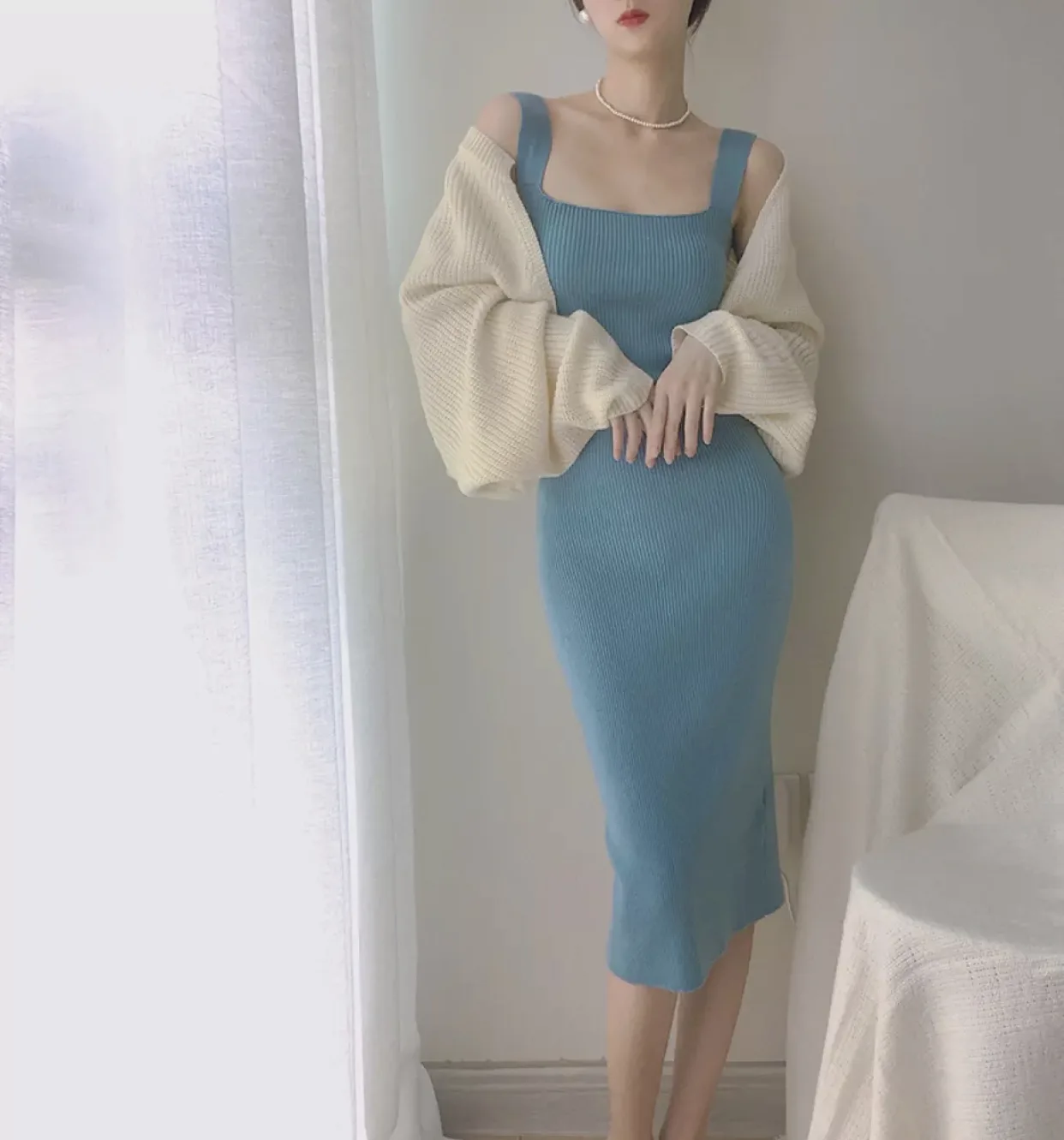 đầm hai dây dệt kim xanh dương