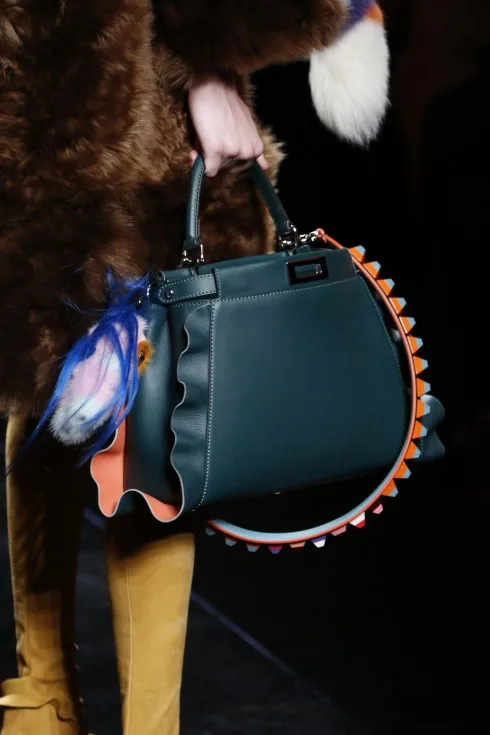 Một mẫu túi xách khác từ Fendi