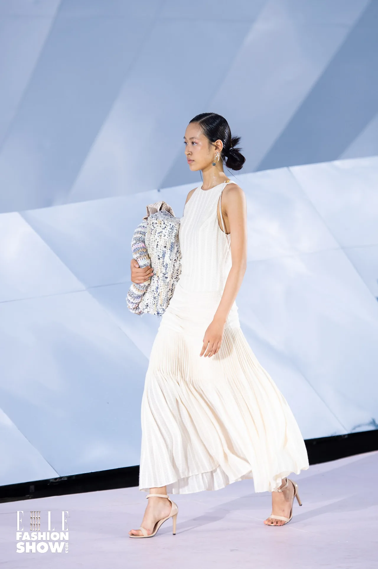 elle fashion show 2023 khaar