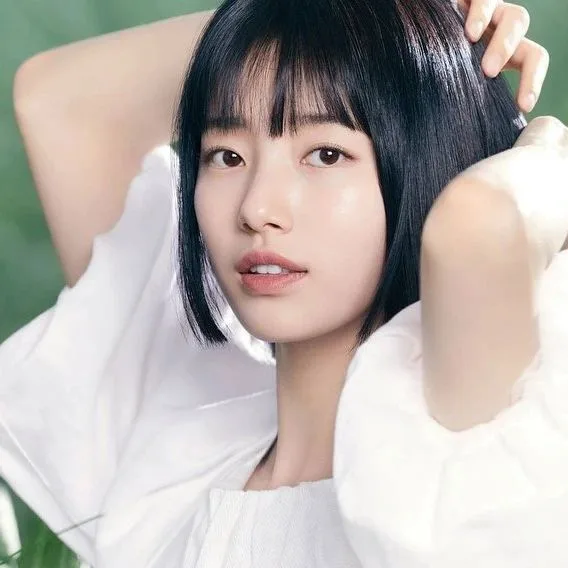 Tạo khối nhẹ nhàng giúp Suzy trở nên trong sáng, trong trẻo
