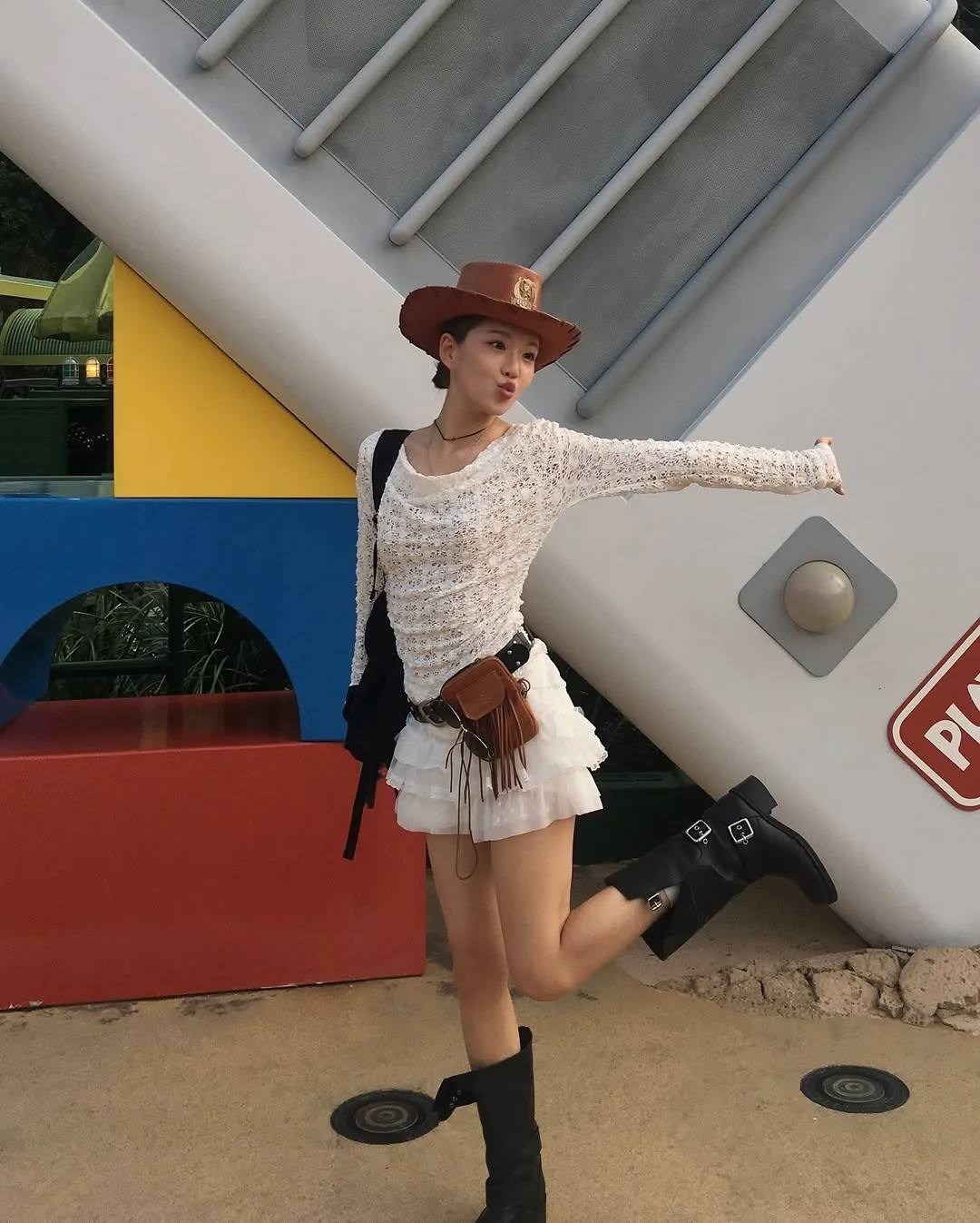 __fosa áo thời trang ren
