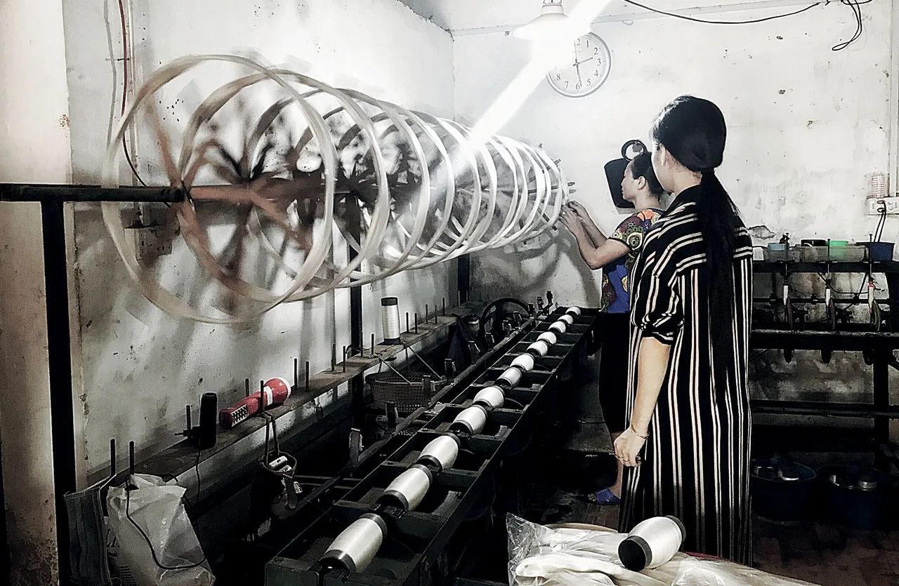 làng lụa máy móc thủ công làng lụa máy móc thủ công