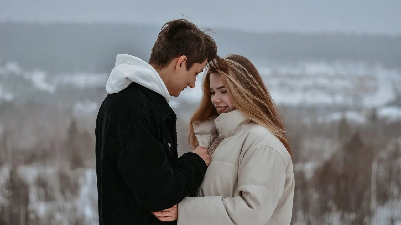 hướng nội cặp đôi mùa đông tóc vàng