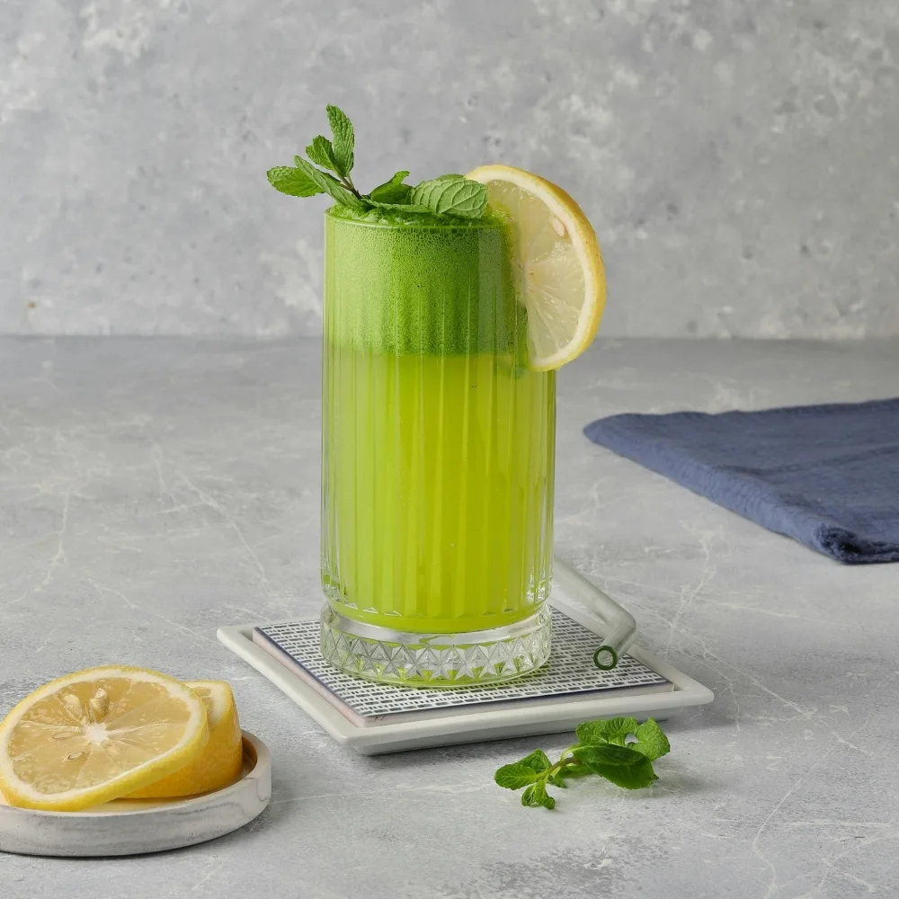 nước ép màu xanh