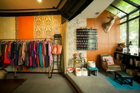 It's Happened to be a Closet_nail corner1