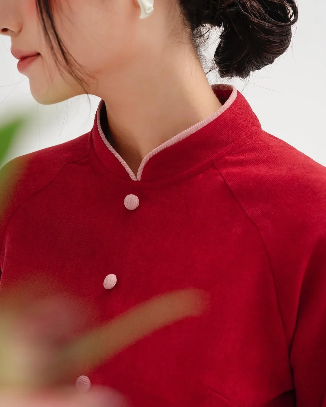 thiết kế áo dài chất liệu nhung tăm