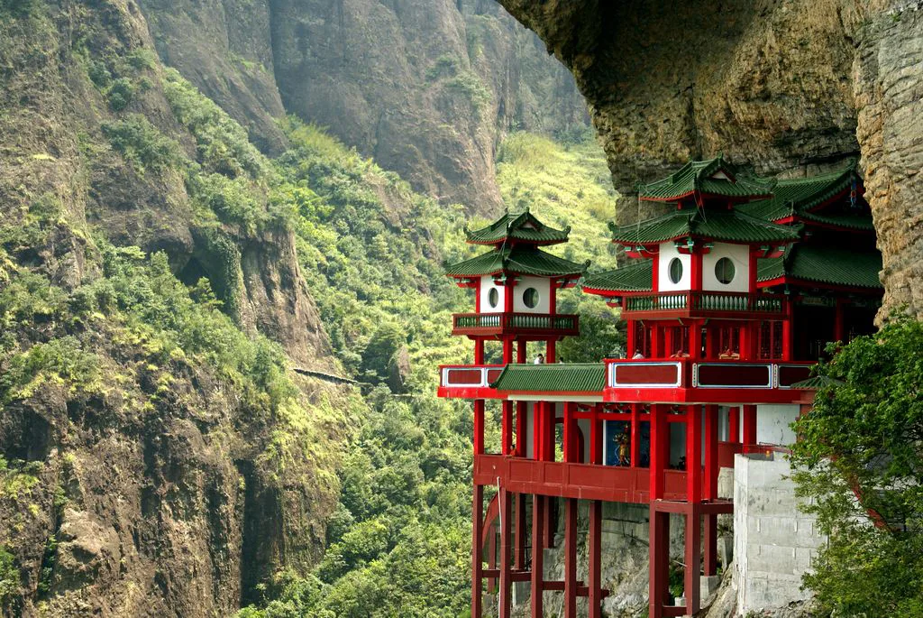 ảnh đẹp chua huyền không đền đỏ