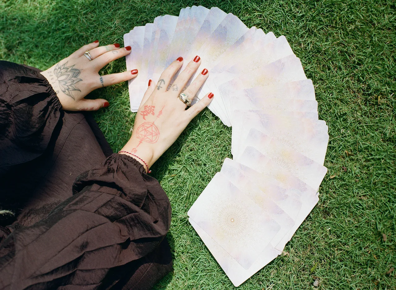 tarot và hành trình chữa lành tarot và hành trình chữa lành