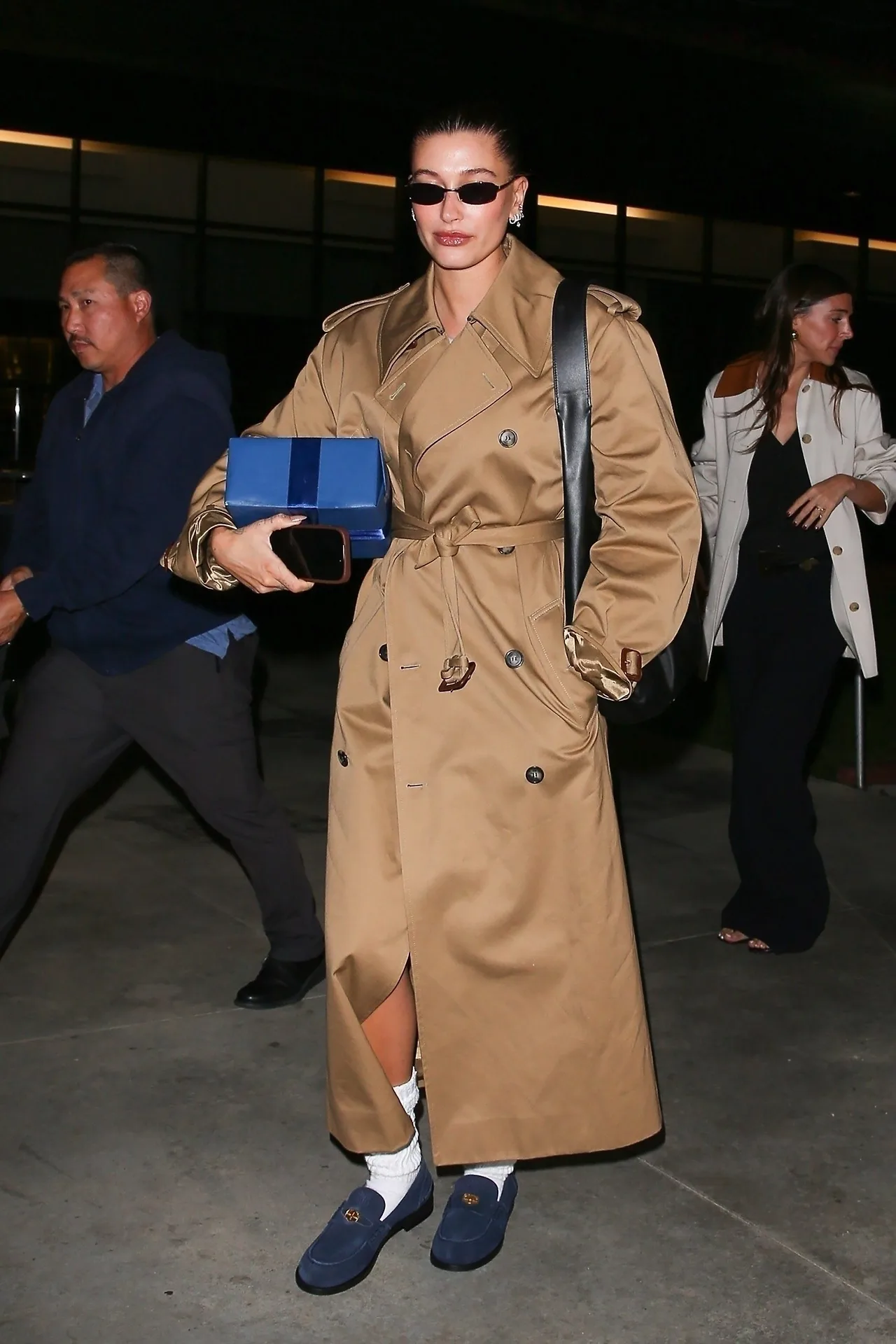 phong cách mẹ bỉm hailey bieber phong cách mẹ bỉm hailey bieber