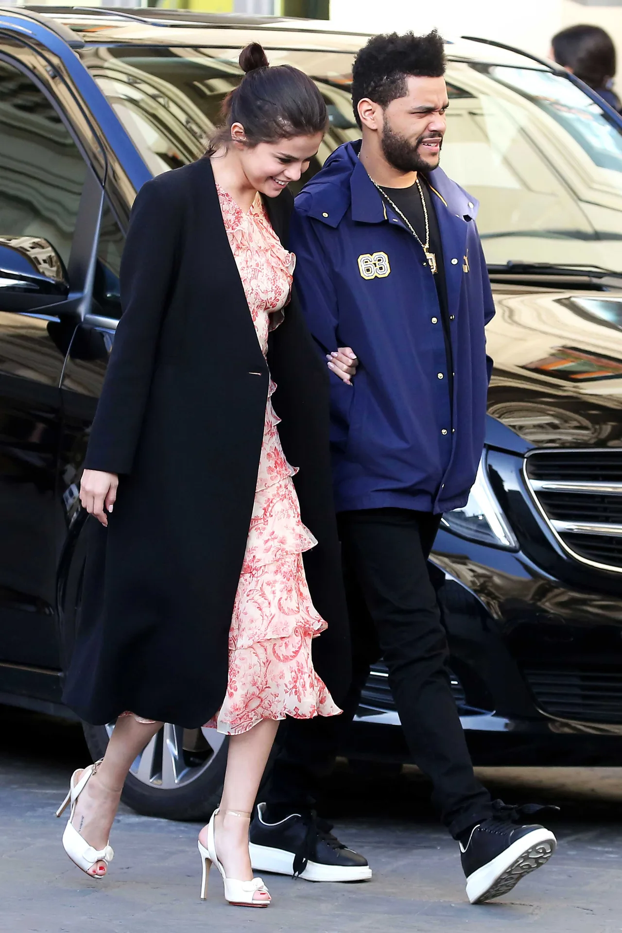 Selena Gomez & The Weeknd dọn về cùng một nhà Selena Gomez & The Weeknd dọn về cùng một nhà