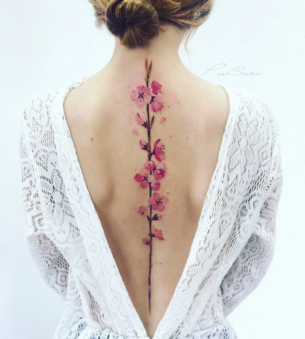 hình xăm hoa hồng lưng hình xăm hoa hồng lưng