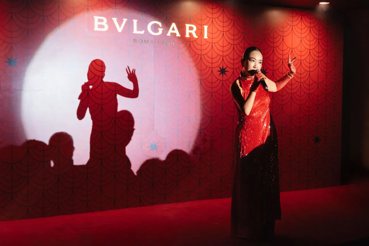 Ca sĩ Đoan Trang trình diễn tại buổi tiệc đón năm mới của Bvlgari