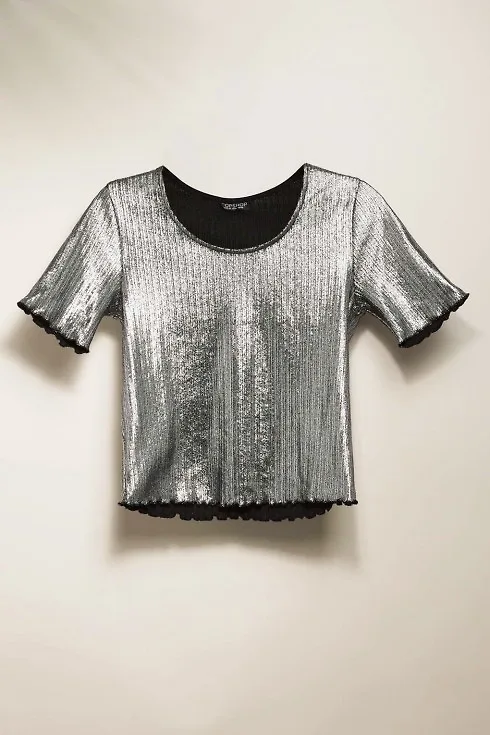 mac-dep-voi-xu-huong-metallic-Metallic-Frill-Tee-Topshop