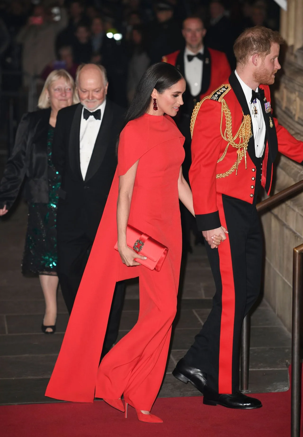 Meghan Markle diện thiết kế đầm đỏ nổi bật trong chuỗi sự kiện hoàng gia cuối cùng