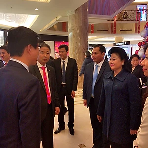 Phu nhân Thủ tướng Campuchia ghé thăm Tràng Tiền Plaza