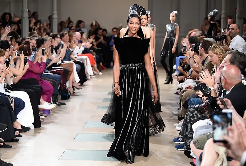 NTK quá cố Azzedine Alaia - "Ông vua đầm bó sát" và 12 dấu mốc lớn trong sự nghiệp NTK quá cố Azzedine Alaia - "Ông vua đầm bó sát" và 12 dấu mốc lớn trong sự nghiệp