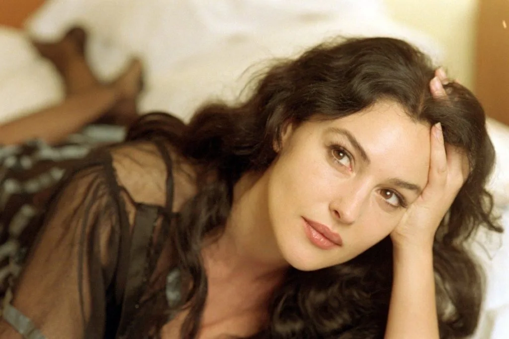 Monica Bellucci chụp ảnh cho Malena. Monica Bellucci chụp ảnh cho Malena.