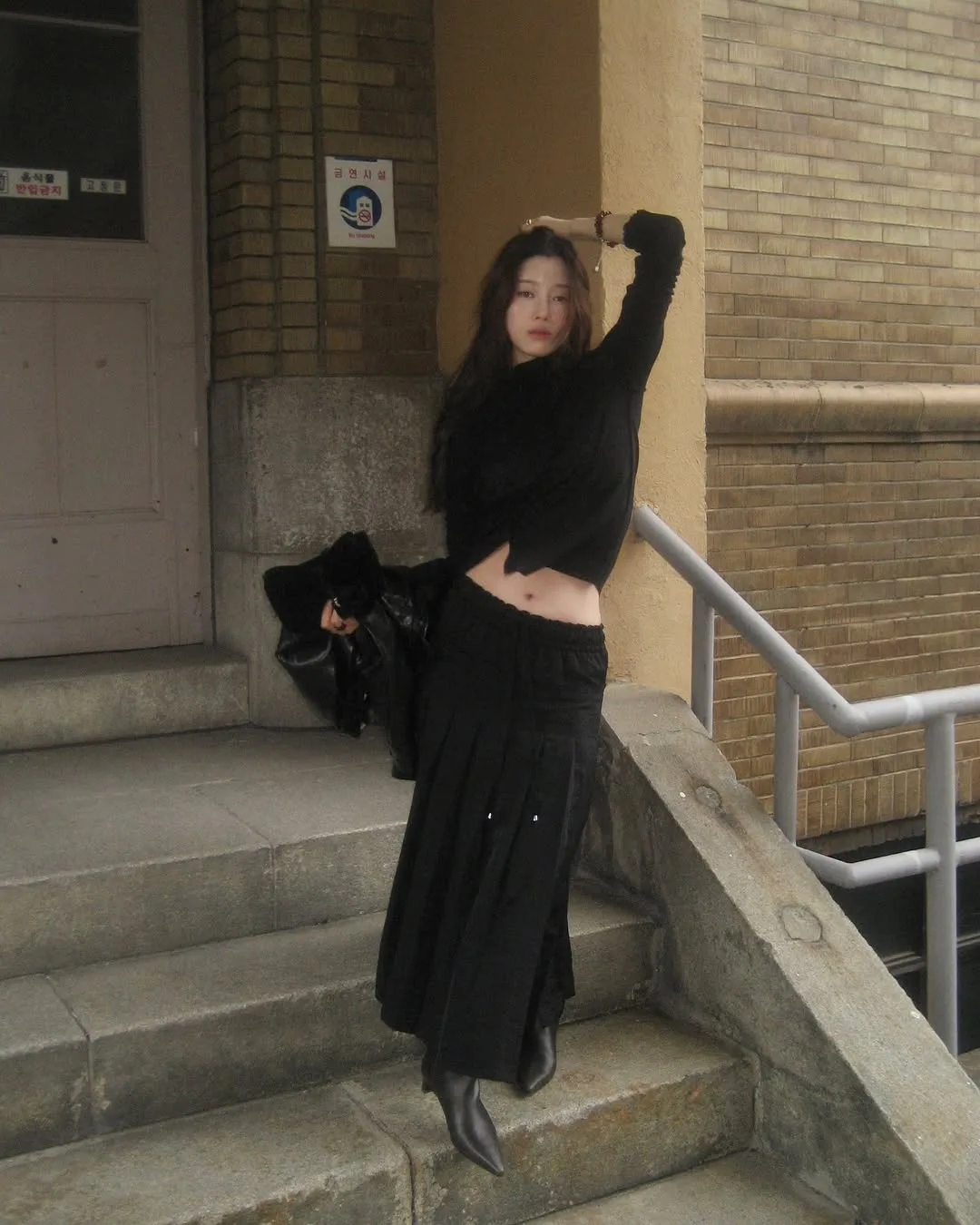 bản phối áo tay dài all black