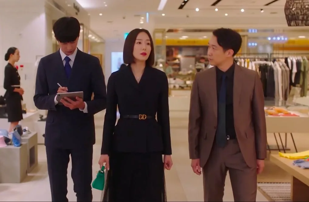 yoon jung hee blazer đen