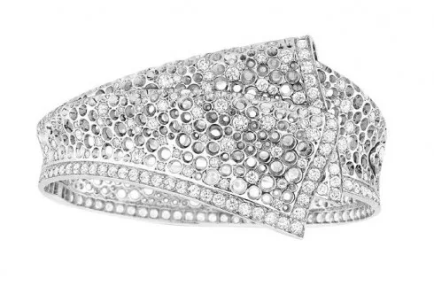 Vòng tay thuộc BST Archi của Dior