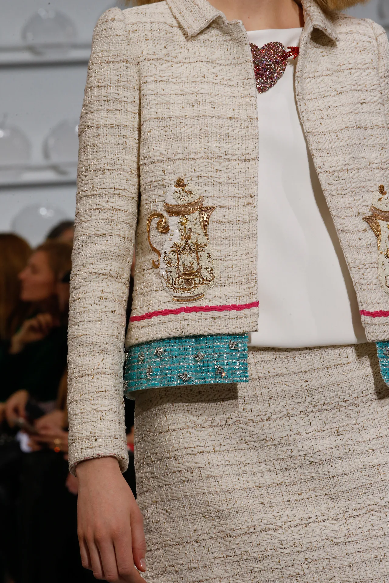 detail-schiaparelli-spring-2016-ellevietnam(8)