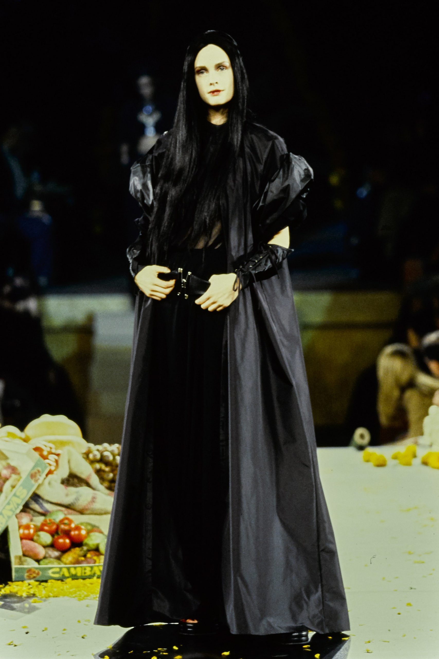 @Jean Paul Gaultier thời trang goth