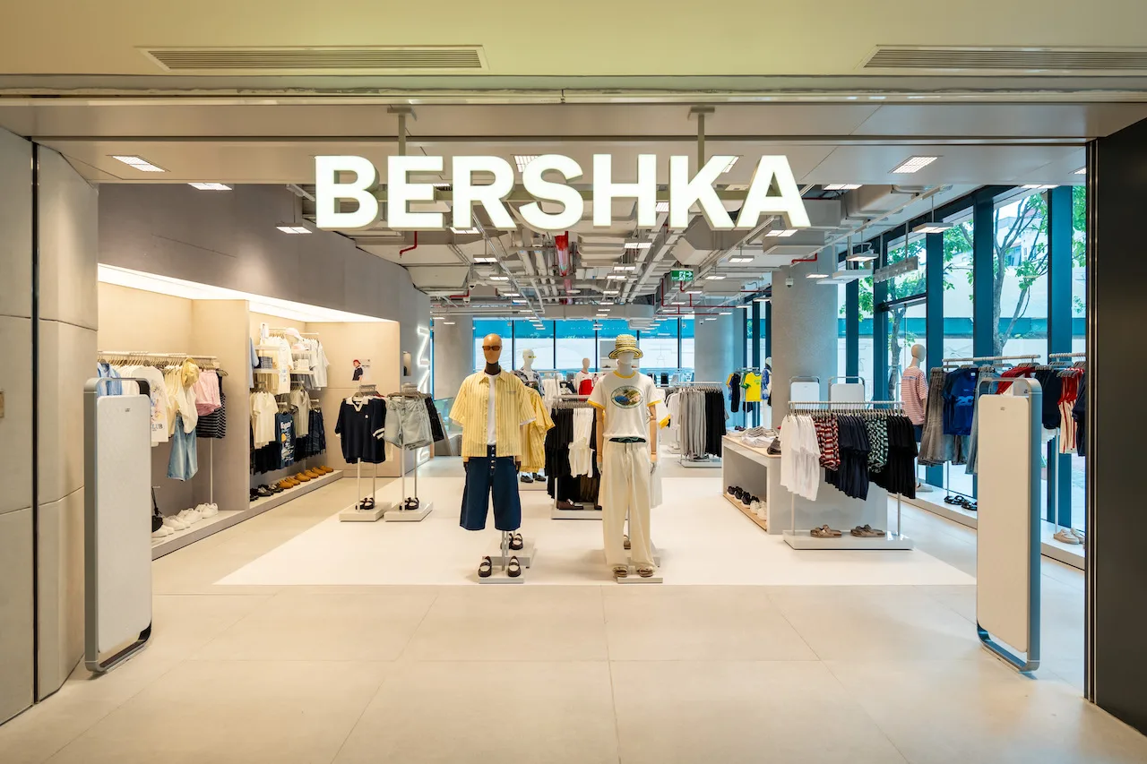 Cửa hàng BERSHKA tại Hanoi Centre