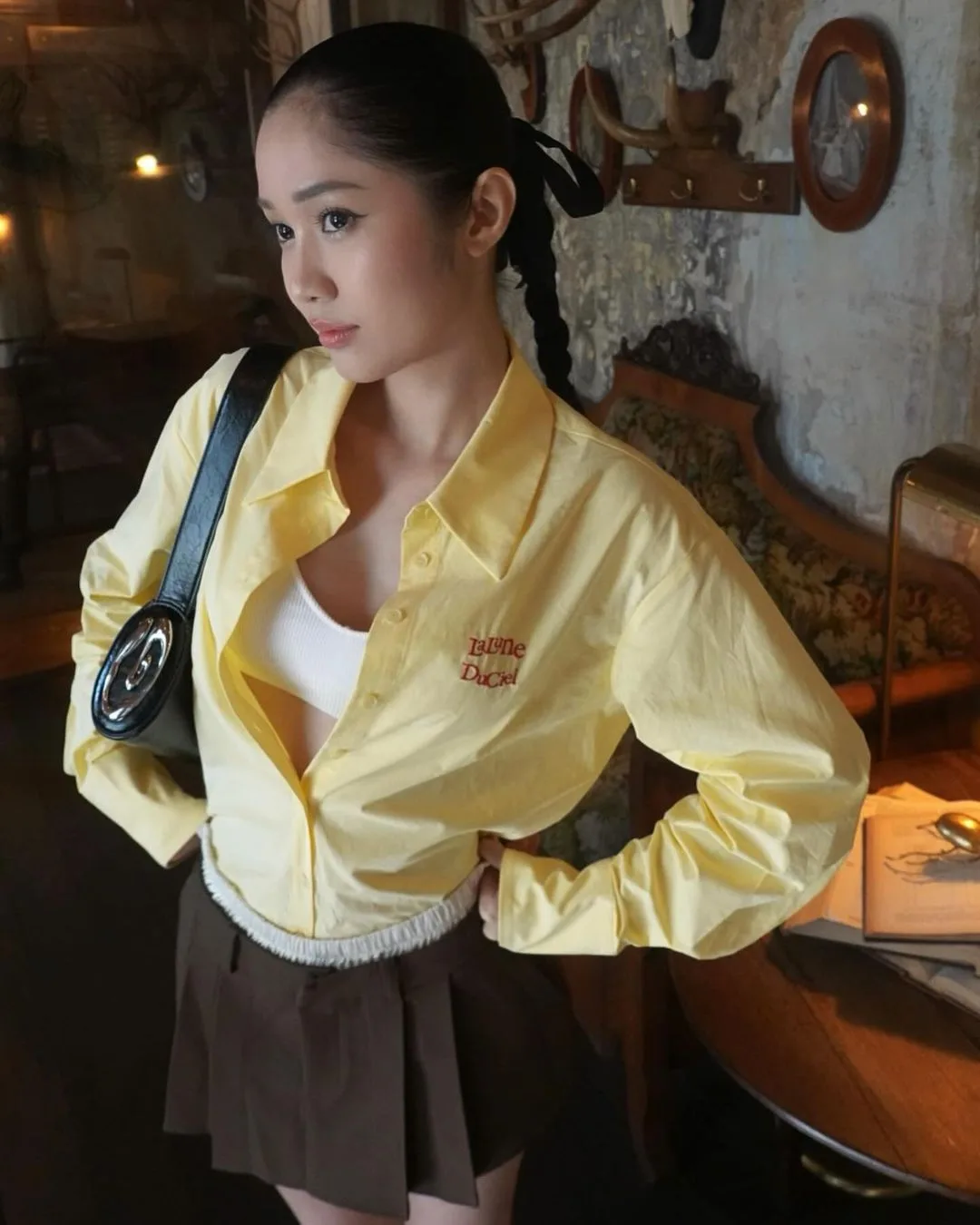 miasweetiee diện vàng