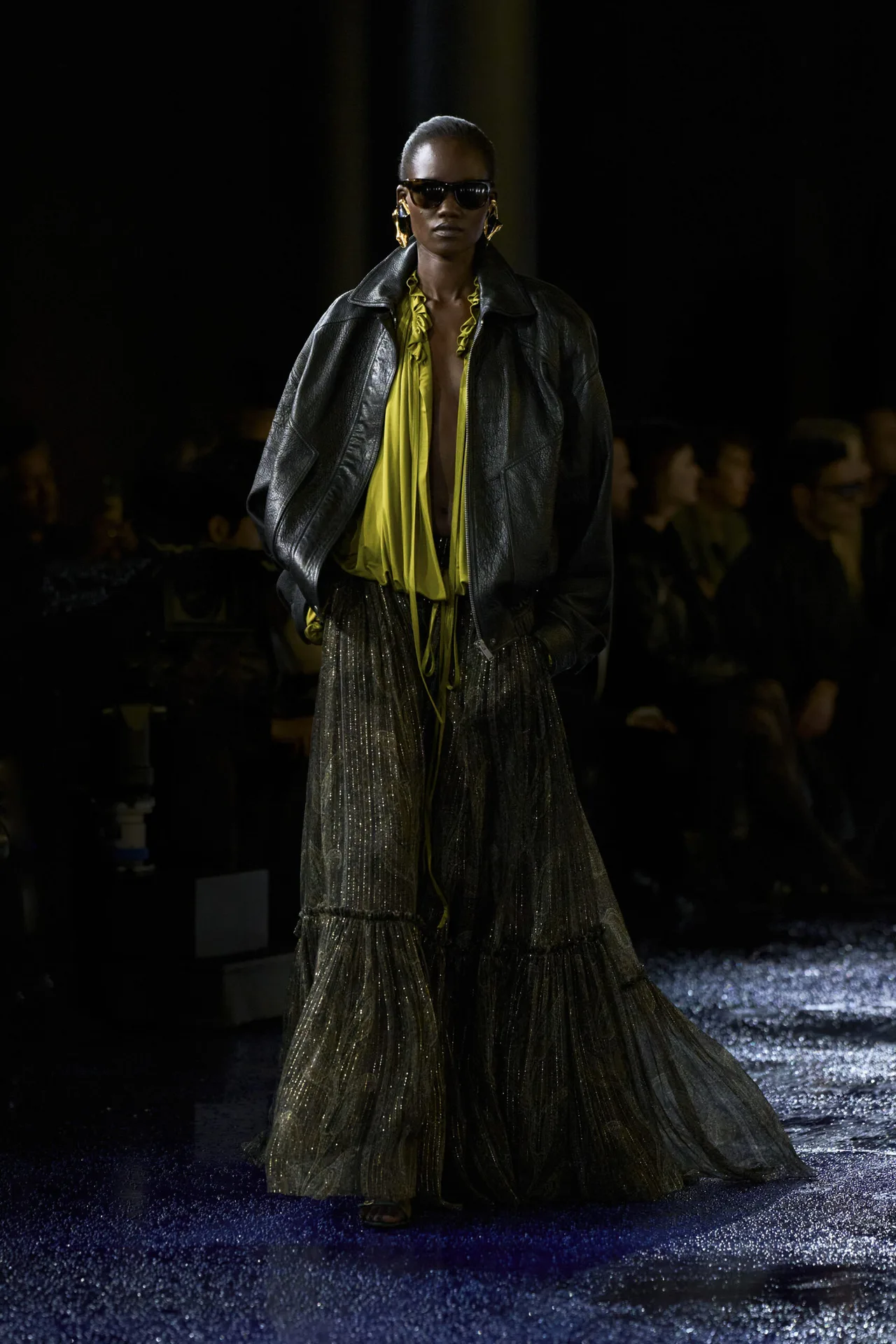 khăn lụa Saint Laurent