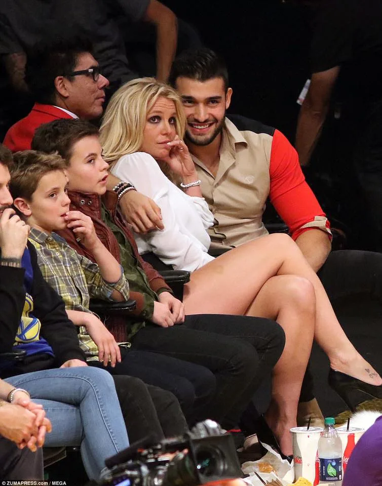 Britney Spears đã muốn kết hôn thêm một lần nữa? Britney Spears đã muốn kết hôn thêm một lần nữa?