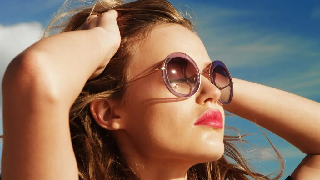 chăm sóc mắt đeo kính râm chăm sóc mắt đeo kính râm