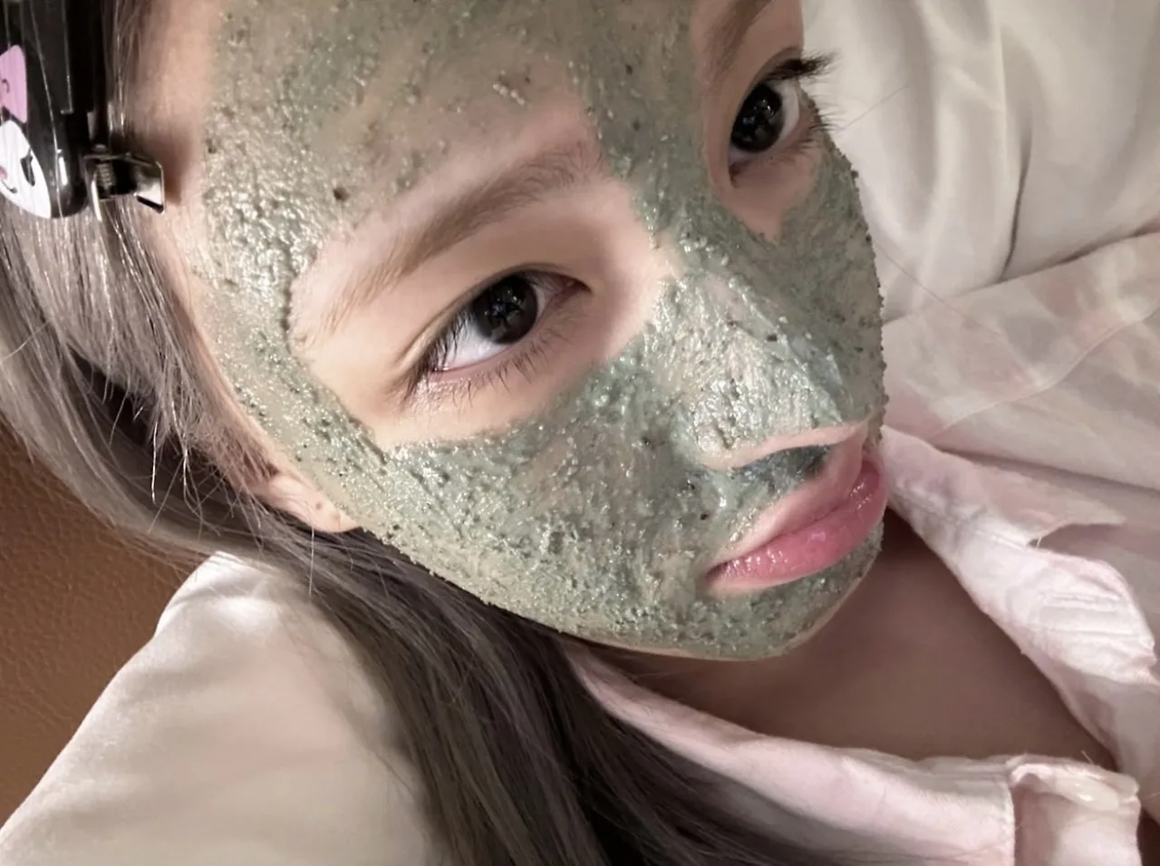 Bí quyết làm sạch da sâu với mặt nạ đất sét.