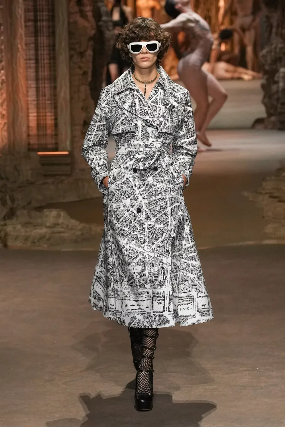 CD xuân hè 2023 look 7